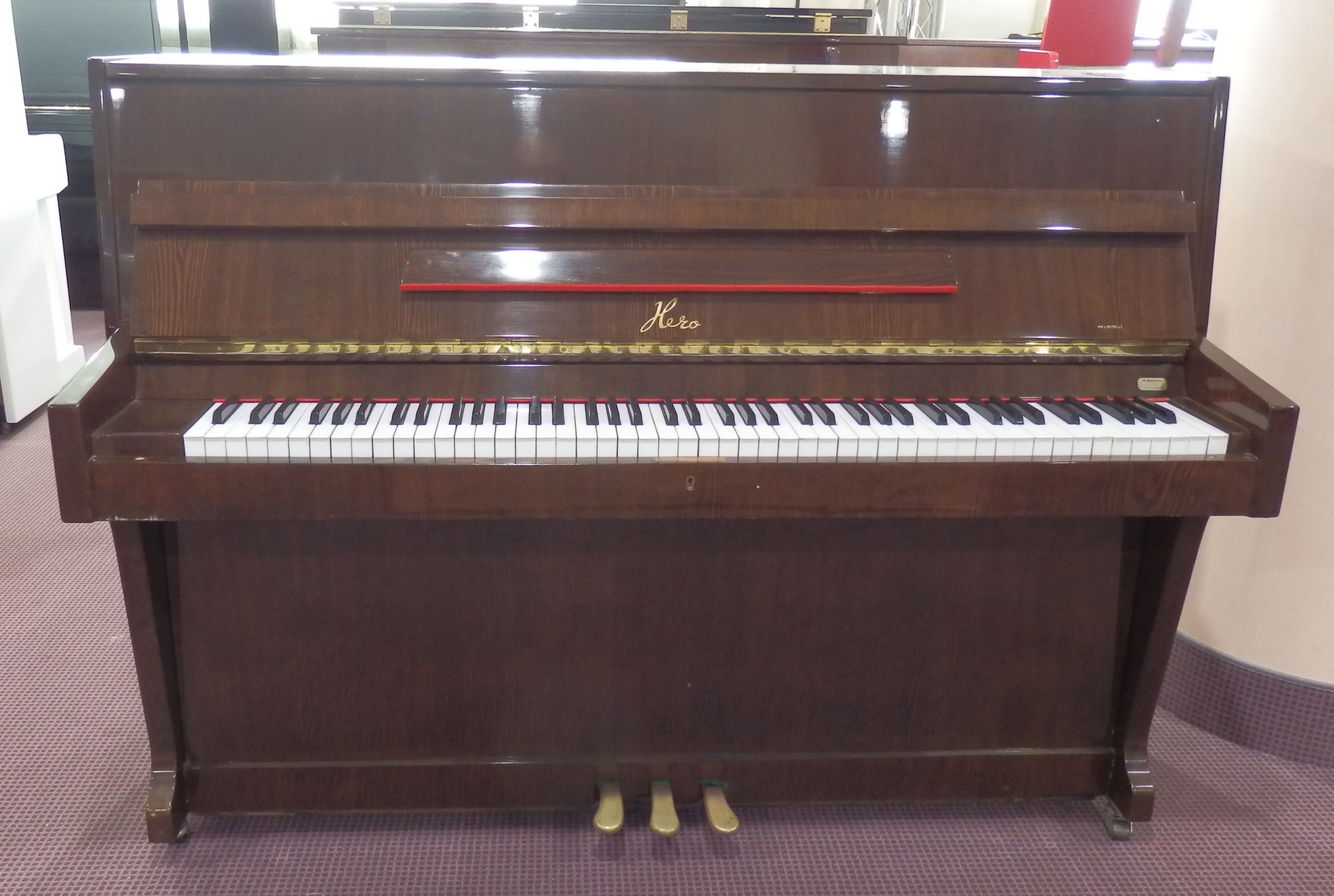 Sgabello Usato Per Pianoforte : Hero pianoforte noce 108 usato strumenti musicali marino baldacci
