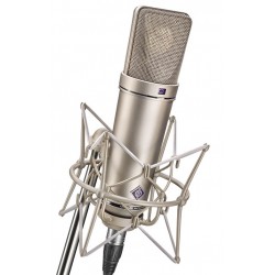 Neumann U 87 AI studioset microfono