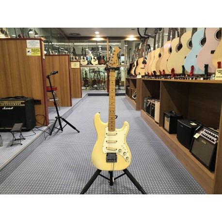 Fender Stratocaster Elite Anno 1983 usato