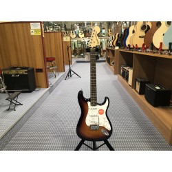 Fender Affinity Series Stratocaster Laurel Fingerboard White Pickguard 3-Color Sunburst 