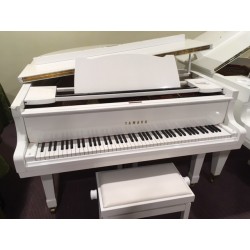 Yamaha G2 pianoforte a coda bianco usato
