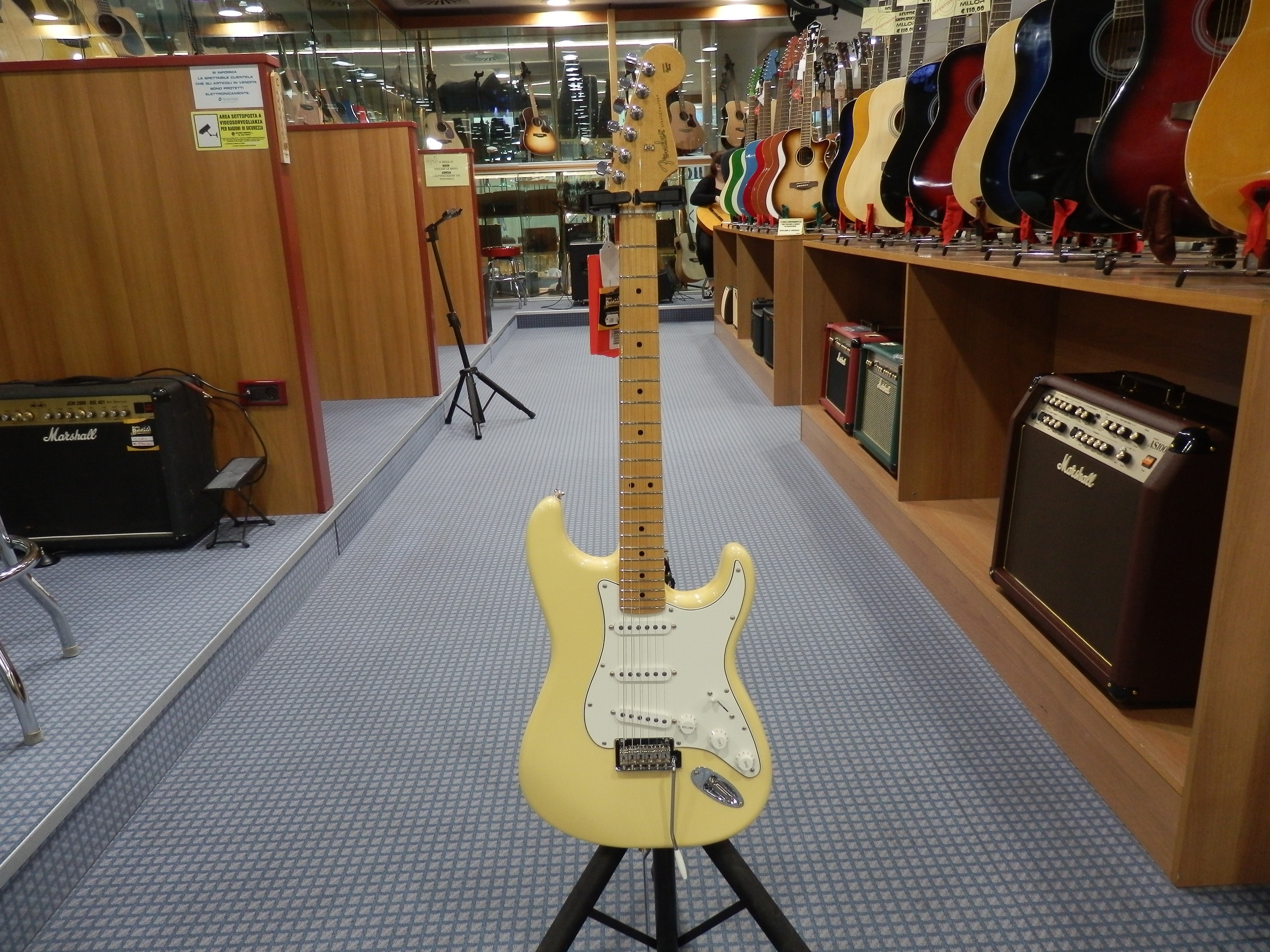Fender PLAYER STRAT MN BCR - Strumenti Musicali Marino Baldacci