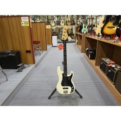 Fender Precision Performer Basso elettrico bianco usato