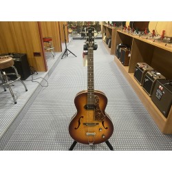 Godin 5th Avenue Kingpin P90 Cognac Burst 