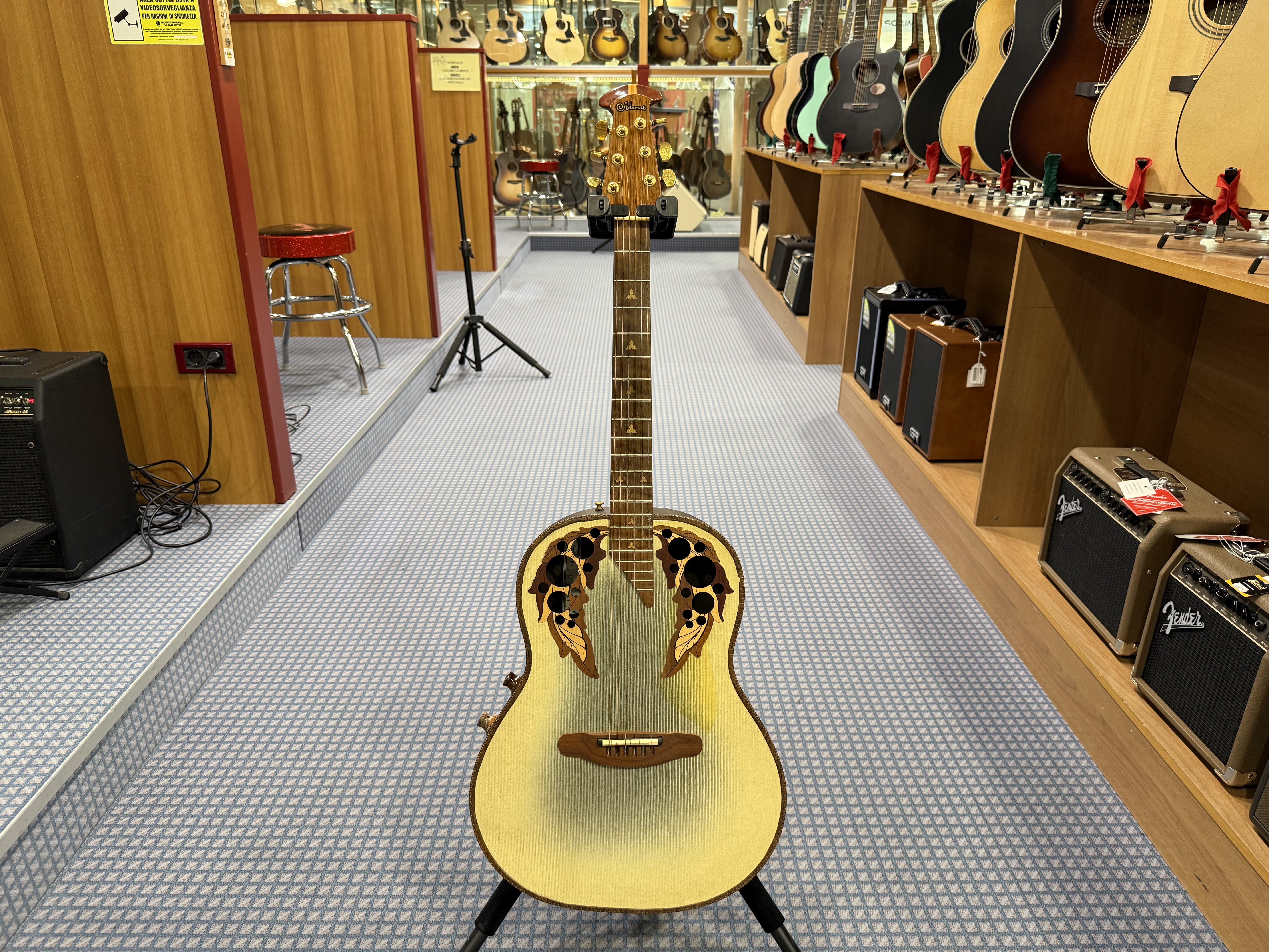 Ovation Adamas II 1681-7 Anno 1980 - Strumenti Musicali Marino
