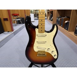 Fender Stratocaster Elite Anno 1983 3 Color Sunburst