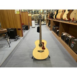 Guild Basso Acustico B240 usato