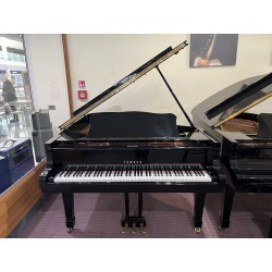 Yamaha Pianoforte a coda nero C3 usato